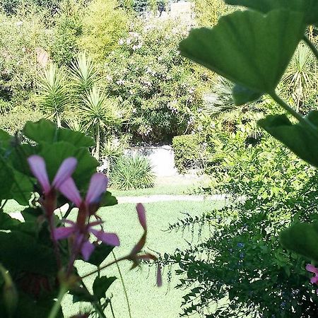 ローマ Casa Per Ferie Cardinal G. Guarino Bed & Breakfast エクステリア 写真