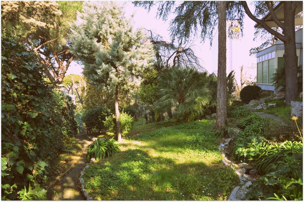 ローマ Casa Per Ferie Cardinal G. Guarino Bed & Breakfast エクステリア 写真
