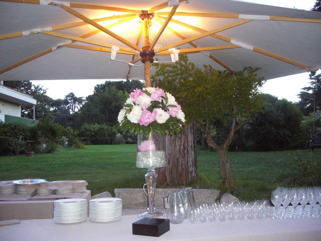 ローマ Casa Per Ferie Cardinal G. Guarino Bed & Breakfast エクステリア 写真