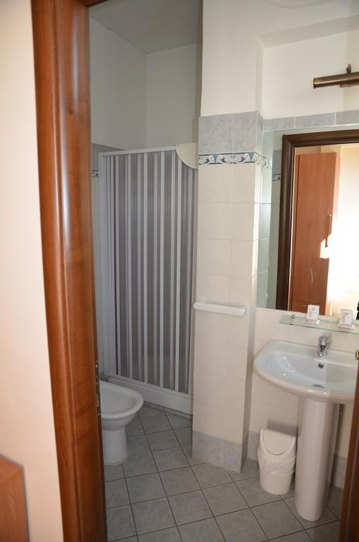 ローマ Casa Per Ferie Cardinal G. Guarino Bed & Breakfast 部屋 写真