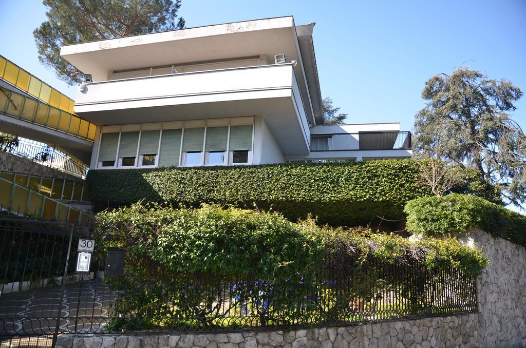 ローマ Casa Per Ferie Cardinal G. Guarino Bed & Breakfast エクステリア 写真