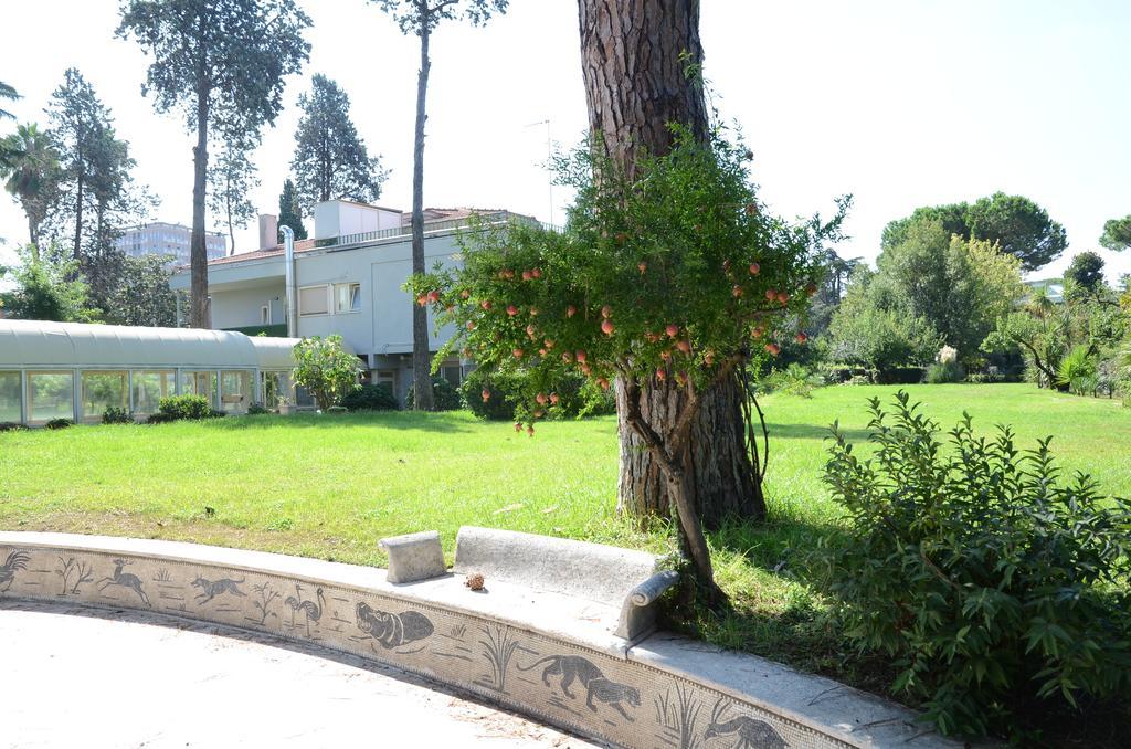 ローマ Casa Per Ferie Cardinal G. Guarino Bed & Breakfast エクステリア 写真