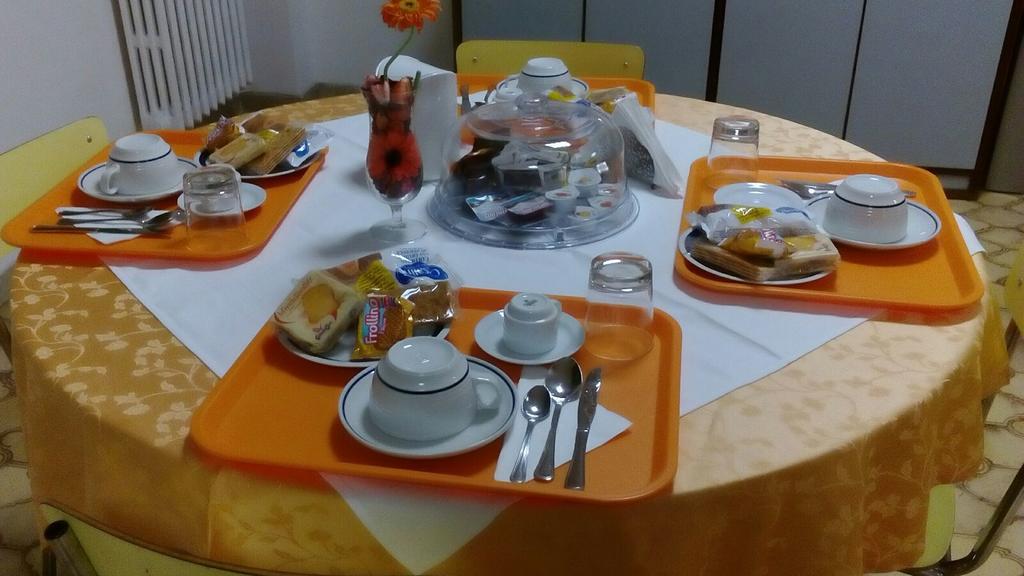 ローマ Casa Per Ferie Cardinal G. Guarino Bed & Breakfast エクステリア 写真