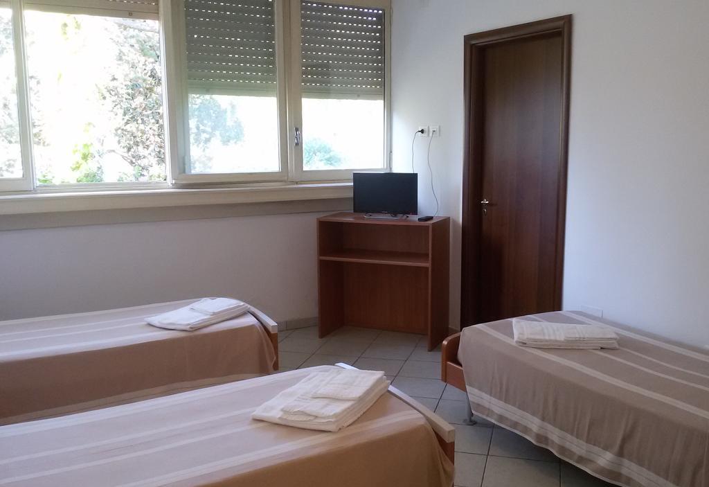ローマ Casa Per Ferie Cardinal G. Guarino Bed & Breakfast エクステリア 写真